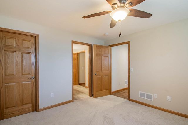 435 Crestwood DRIVE, Johnson Creek, WI 53038