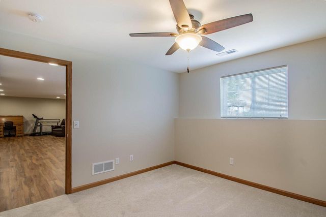 435 Crestwood DRIVE, Johnson Creek, WI 53038