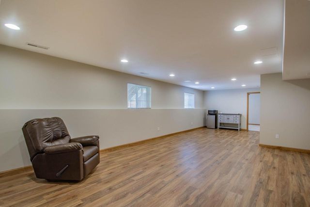 435 Crestwood DRIVE, Johnson Creek, WI 53038
