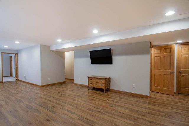 435 Crestwood DRIVE, Johnson Creek, WI 53038