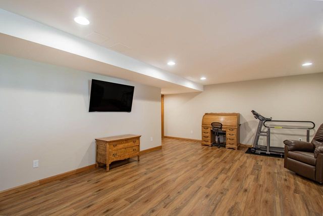 435 Crestwood DRIVE, Johnson Creek, WI 53038