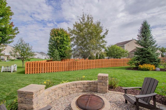 435 Crestwood DRIVE, Johnson Creek, WI 53038