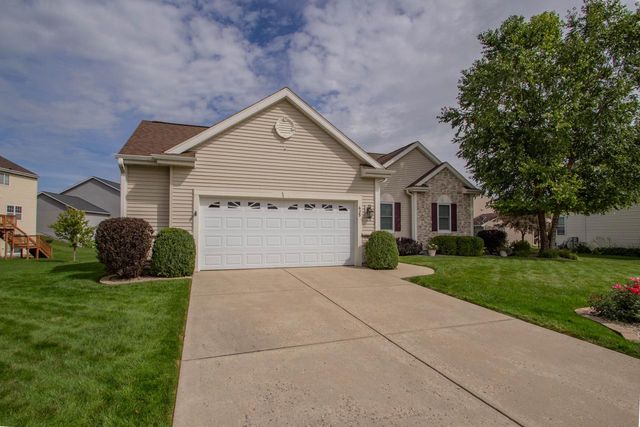 435 Crestwood DRIVE, Johnson Creek, WI 53038