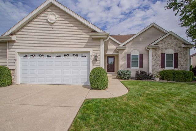 435 Crestwood DRIVE, Johnson Creek, WI 53038