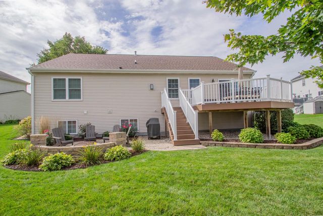435 Crestwood DRIVE, Johnson Creek, WI 53038