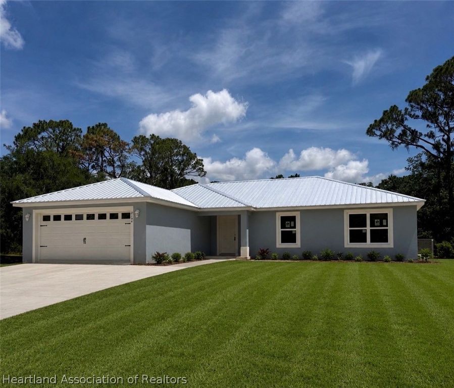 2104 Flower Terrace, Sebring, FL 33875