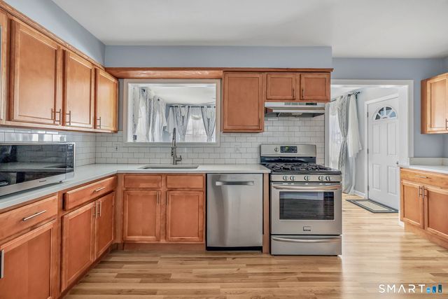 84 Eileen Road, West Haven, CT 06516