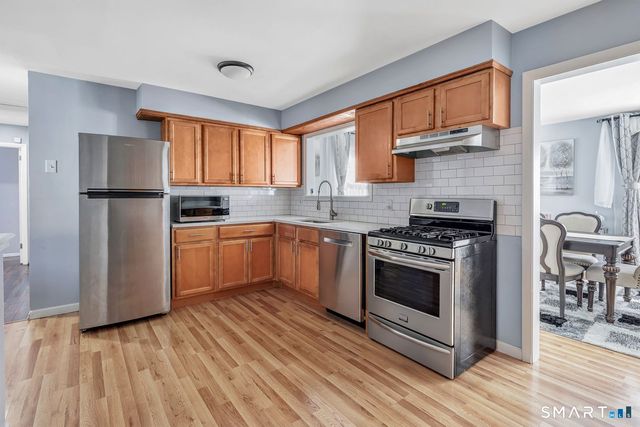 84 Eileen Road, West Haven, CT 06516