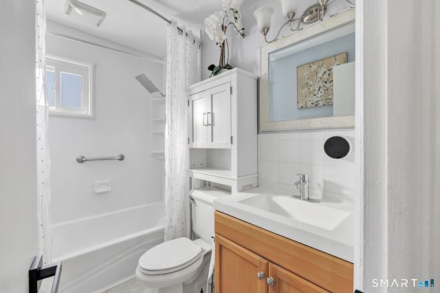 84 Eileen Road, West Haven, CT 06516