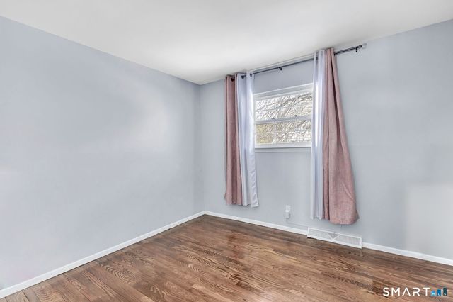 84 Eileen Road, West Haven, CT 06516