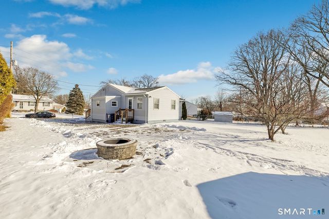 84 Eileen Road, West Haven, CT 06516