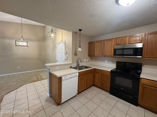 6063 MAGGIES Circle 110, Jacksonville, FL 32244