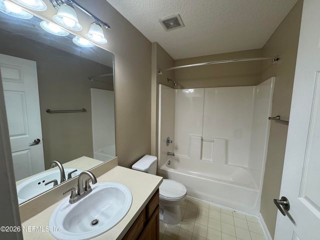 6063 MAGGIES Circle 110, Jacksonville, FL 32244