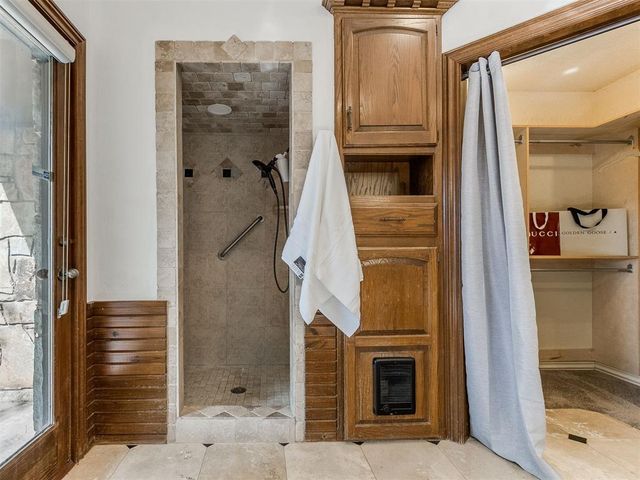 1300 NE 21st Place, Moore, OK 73160