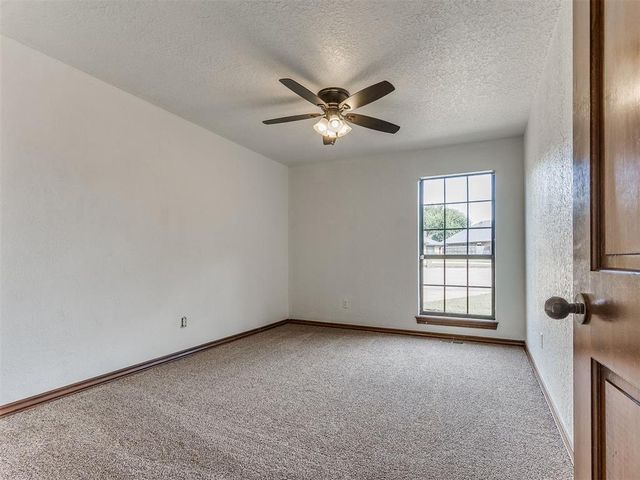 1300 NE 21st Place, Moore, OK 73160