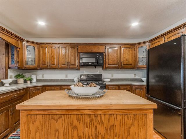 1300 NE 21st Place, Moore, OK 73160