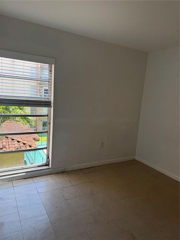 4845 NW 7th St 307-5, Miami, FL 33126