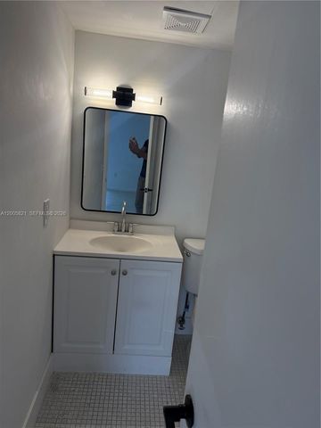 4845 NW 7th St 307-5, Miami, FL 33126