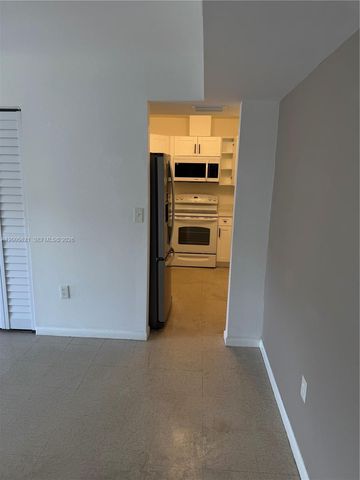 4845 NW 7th St 307-5, Miami, FL 33126