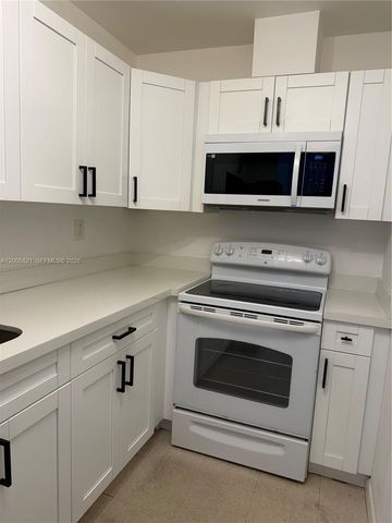 4845 NW 7th St 307-5, Miami, FL 33126