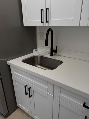 4845 NW 7th St 307-5, Miami, FL 33126