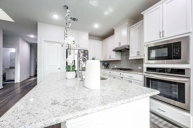 138 Sunray Creek Drive, Katy, TX 77493