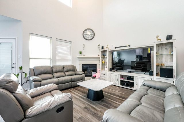 138 Sunray Creek Drive, Katy, TX 77493