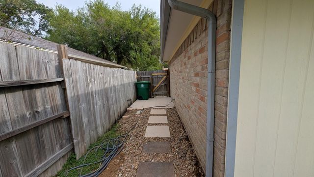 7706 Winter Glen Lane, Houston, TX 77072