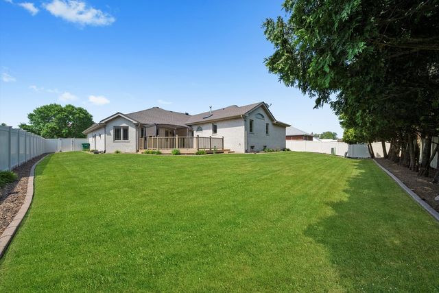 8707 BLACK OAK Avenue, Tinley Park, IL 60487