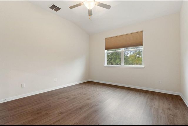 141 Hunts Link RD, Dripping Springs, TX 78620
