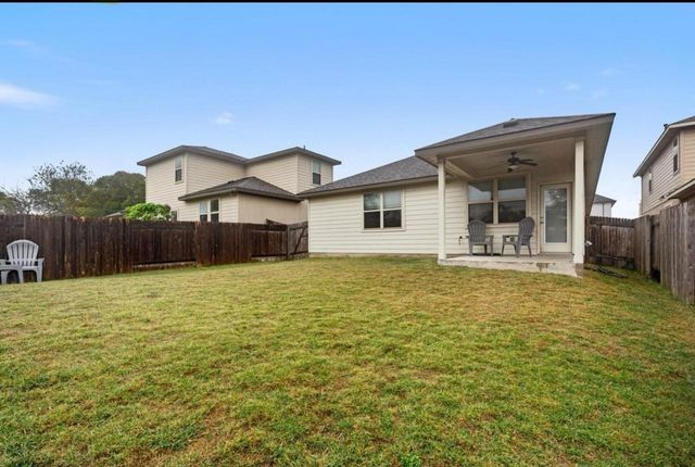 141 Hunts Link RD, Dripping Springs, TX 78620