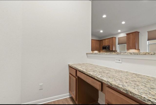 141 Hunts Link RD, Dripping Springs, TX 78620