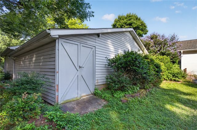 103 Dorsey Lane, Walhalla, SC 29691