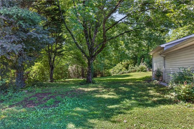 103 Dorsey Lane, Walhalla, SC 29691
