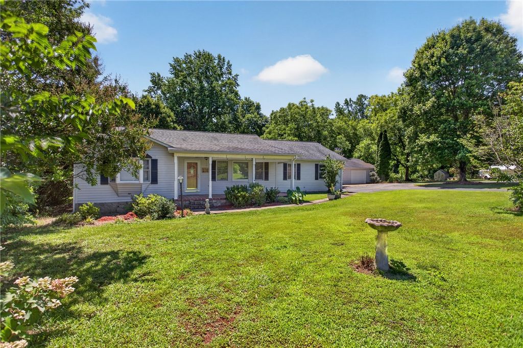 103 Dorsey Lane, Walhalla, SC 29691
