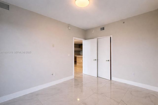 16385 Biscayne Boulevard 1102, North Miami Beach, FL 33160
