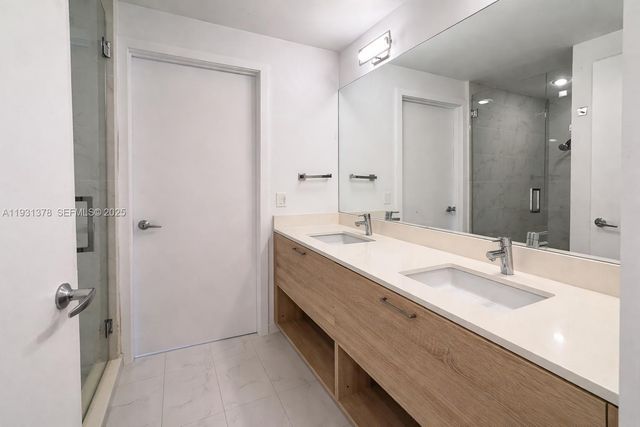 16385 Biscayne Boulevard 1102, North Miami Beach, FL 33160