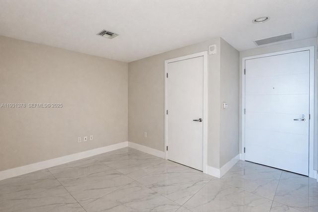 16385 Biscayne Boulevard 1102, North Miami Beach, FL 33160