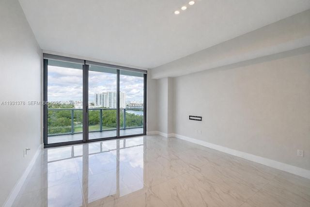 16385 Biscayne Boulevard 1102, North Miami Beach, FL 33160