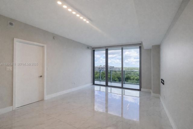 16385 Biscayne Boulevard 1102, North Miami Beach, FL 33160
