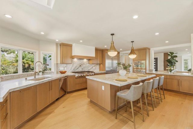2140 Janis Way, Carlsbad, CA 92008