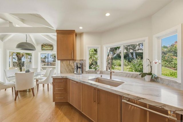 2140 Janis Way, Carlsbad, CA 92008