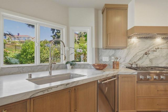 2140 Janis Way, Carlsbad, CA 92008
