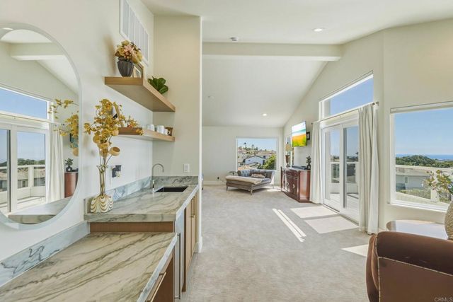 2140 Janis Way, Carlsbad, CA 92008