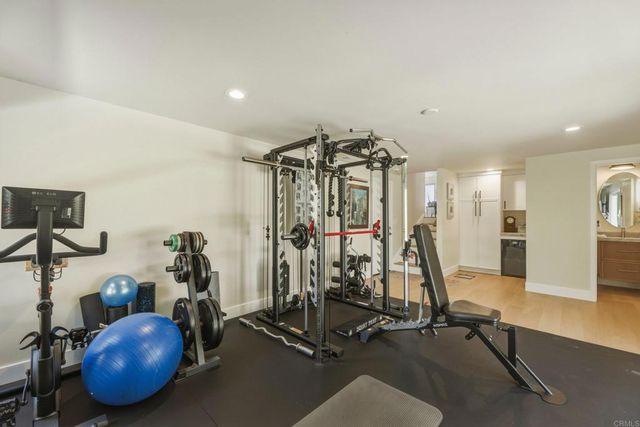 2140 Janis Way, Carlsbad, CA 92008
