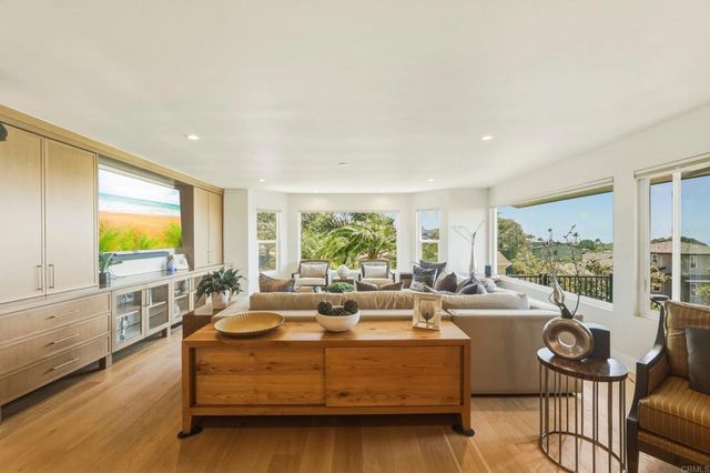 2140 Janis Way, Carlsbad, CA 92008