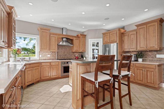 2307 Red Oak Lane, Johnsburg, IL 60051