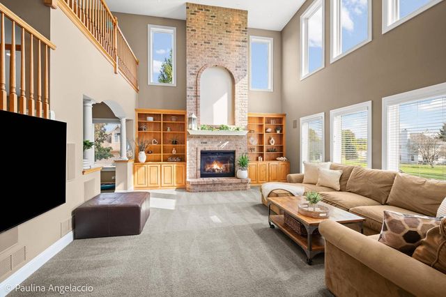 2307 Red Oak Lane, Johnsburg, IL 60051