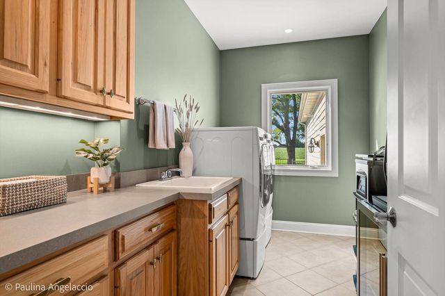 2307 Red Oak Lane, Johnsburg, IL 60051