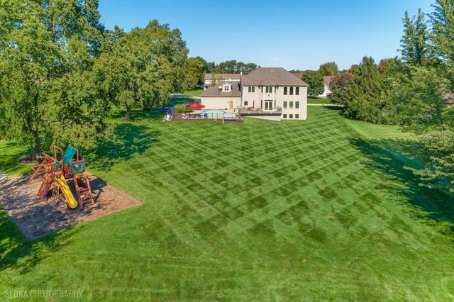 2307 Red Oak Lane, Johnsburg, IL 60051